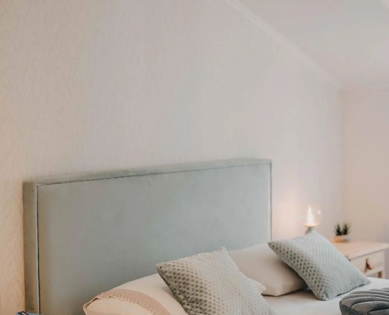 Seashell Apartment Split