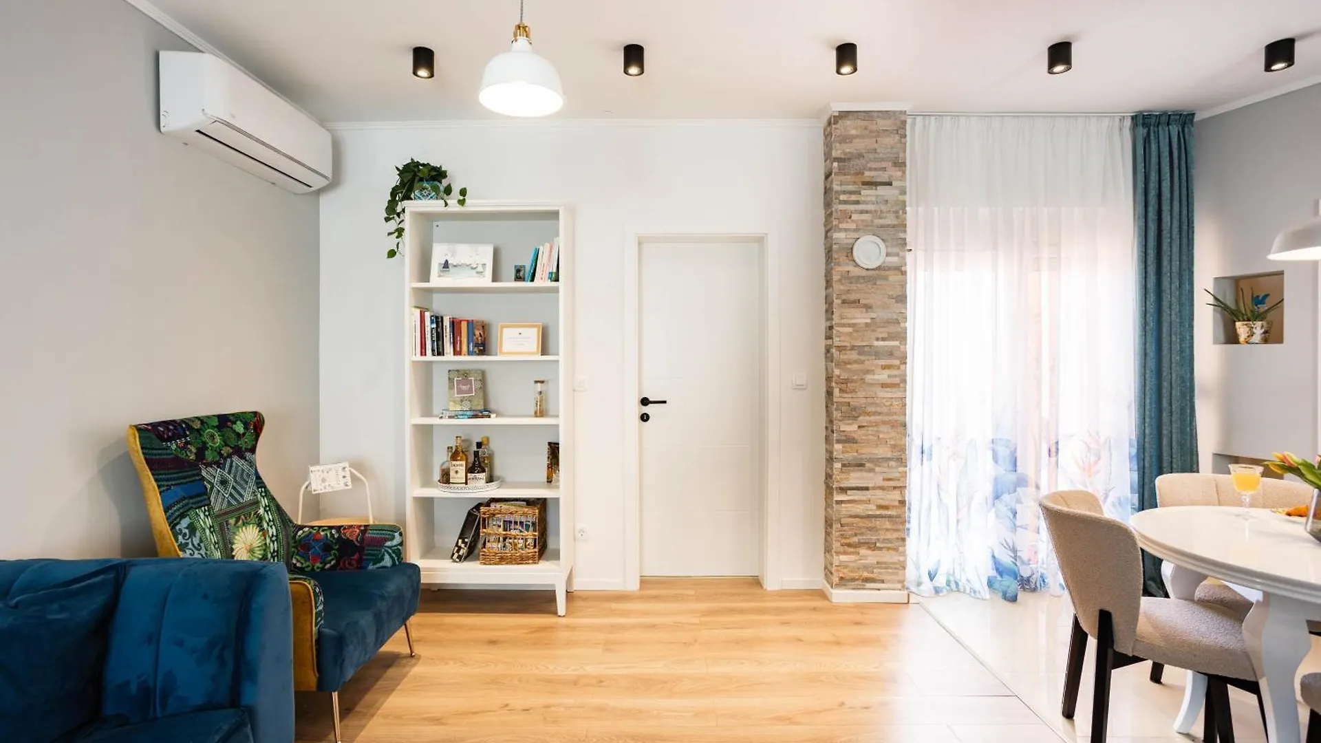 Seashell Apartment Split